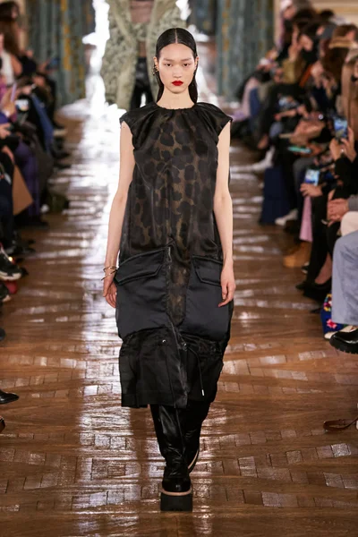 Look 16